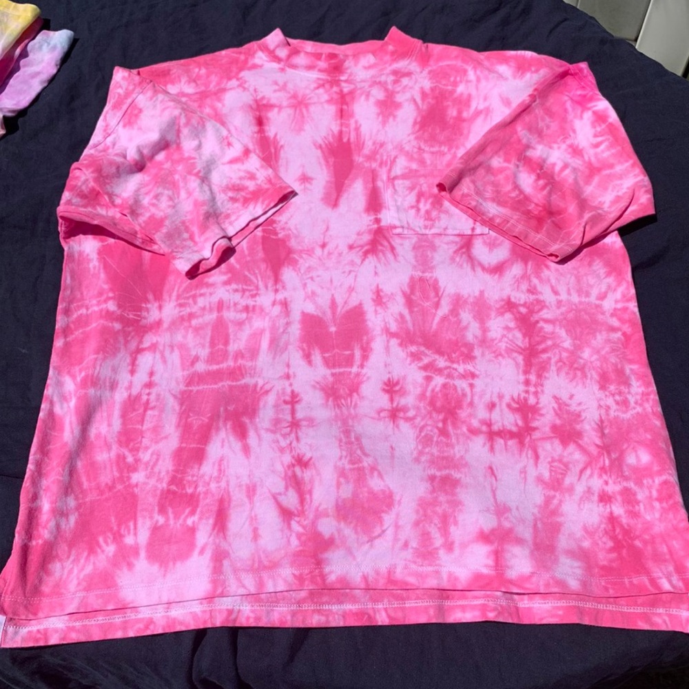 Pink tie dye t shirt hand dyed size XL trendy